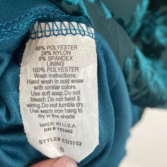 Windsor Velvet floral dark green dress - Picture 4 of 9